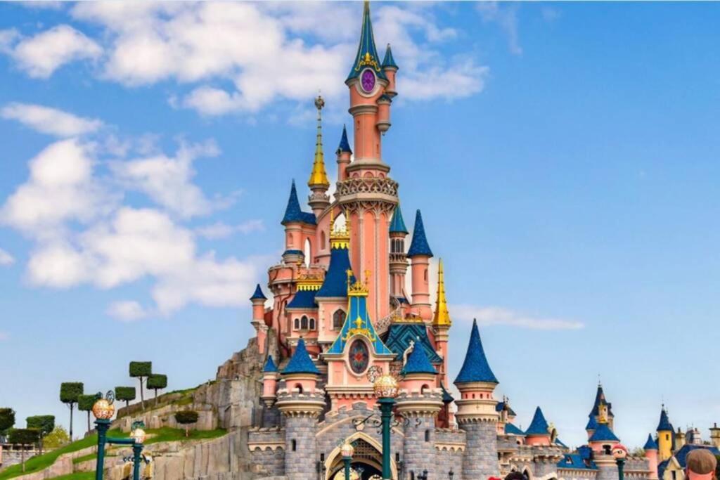Disneyland Paris New Studio Suite Design Bailly-Romainvilliers Exterior foto